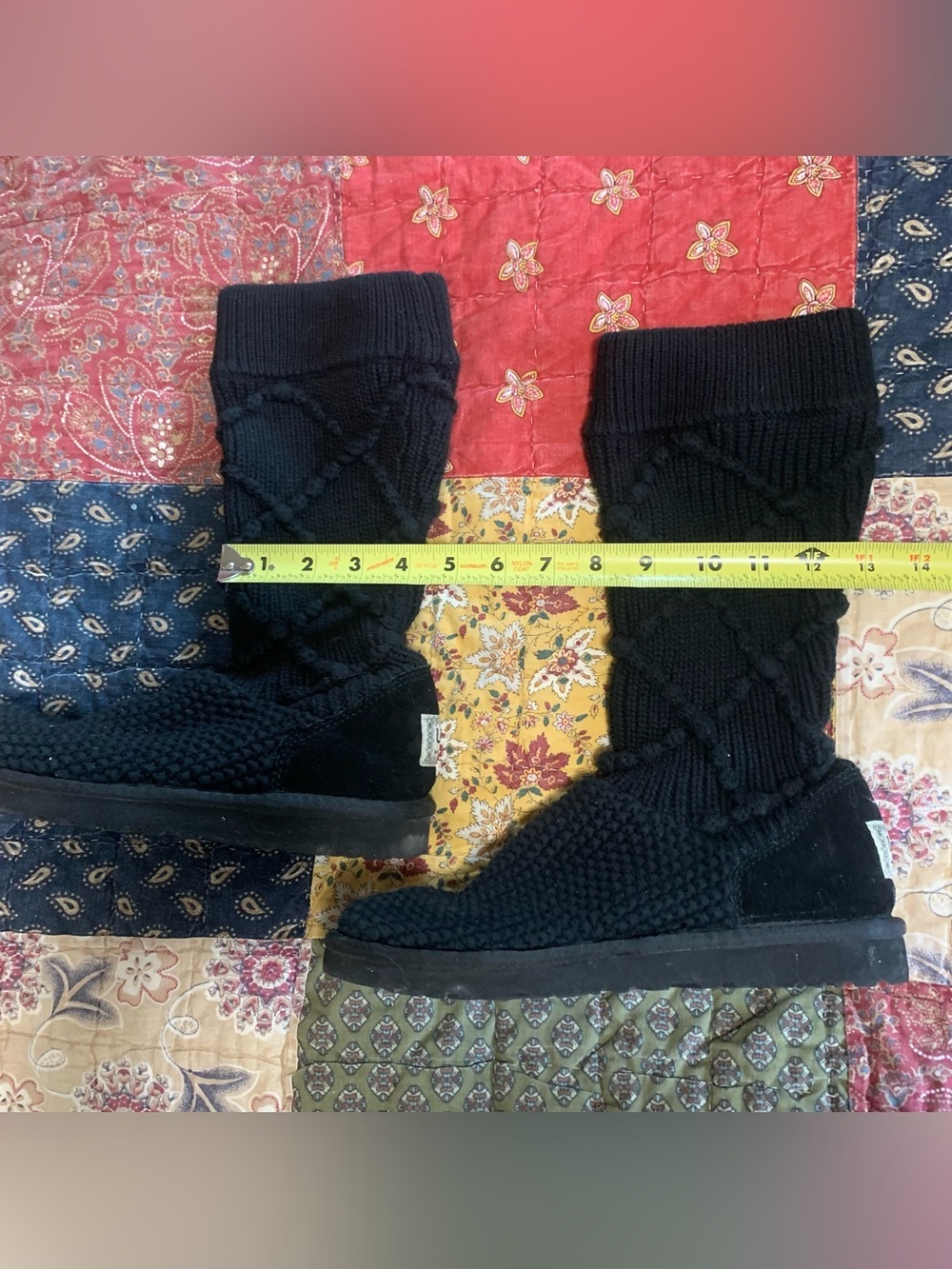 UGG 5879 Classic Argyle Knit Black
Boot Size 7 - Picture 12 of 12